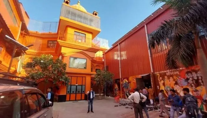 Karauli Baba : आश्रम में कल भारी संख्या में शिष्य दीक्षित होंगे, विवाद के कारण समागम कार्यक्रम किया गया छोटा