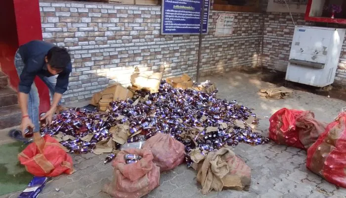 पुष्पा मूवी देखकर करनी सीखी शराब तस्करी, चंडीगढ़ से ले जा रहे थे बिहार, UP STF और Kanpur Police ने ऐसे दबोचा