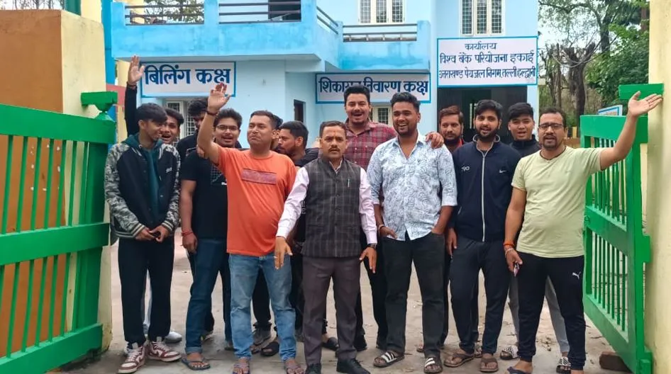 घोर लापरवाहीः हल्द्वानी के वार्ड 58 में तीन दिन से नहीं आ रहा पानी, प्यास बुझाने को मजबूर लोग