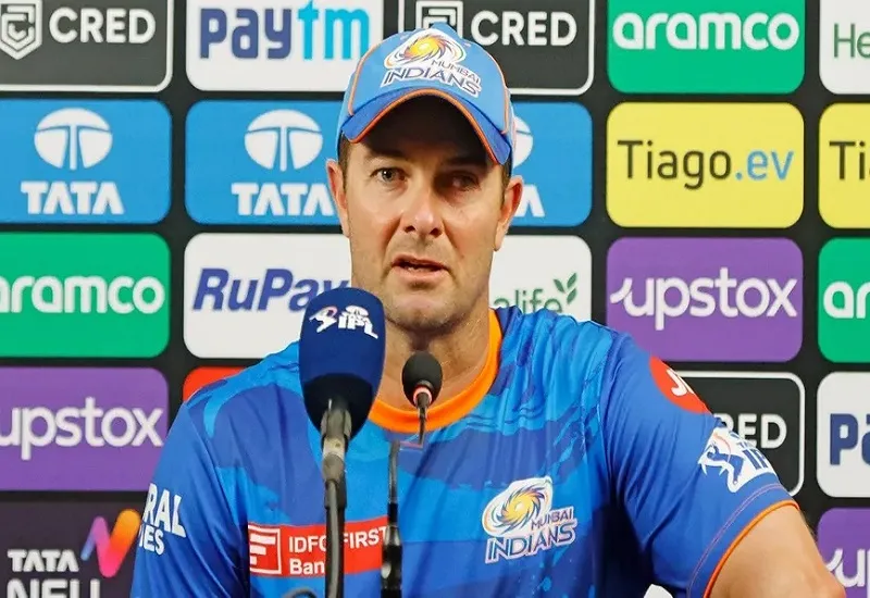 IPL 2023 : पांच ओवर में 96 रन देने की वजह से हारी Mumbai Indians, कोच Mark Boucher ने गेंदबाजों को ठहराया दोषी 
