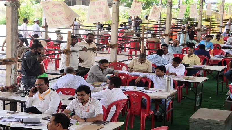 मुरादाबाद : महापौर के लिए आठ और दावेदारों ने खरीदा नामांकन पत्र