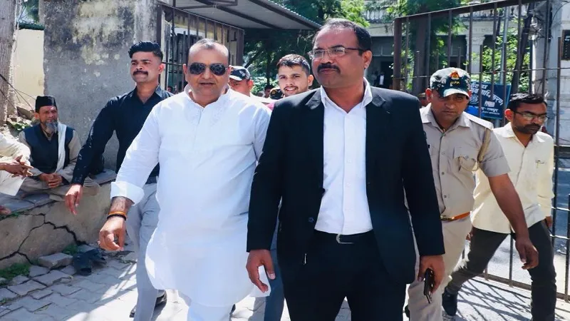 रामपुर: कोर्ट में चलाई गई आजम के बयान की सीडी, सैनिकों का अपमान करने का मामला