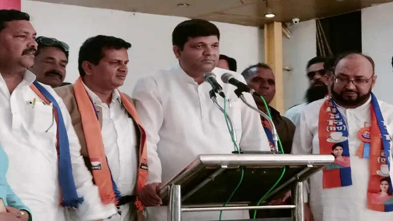 रामपुर पहुंचे अपना दल (एस) के राष्ट्रीय कार्यकारी अध्यक्ष आशीष पटेल, बोले- ईमानदारी व निष्ठा के साथ लड़े चुनाव 