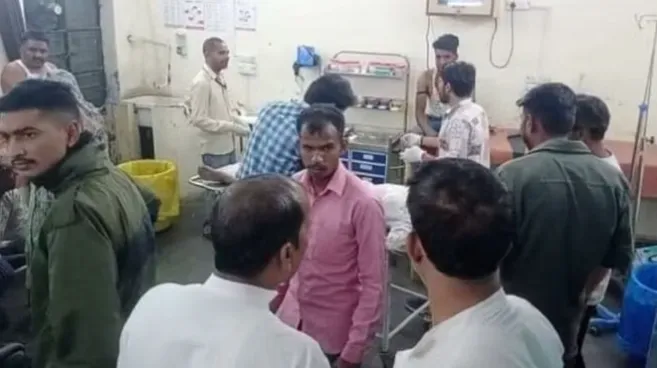 Roorkee News: खूनी संघर्ष में बदल गई बच्चों की मामूली कहासुनी, जमकर चले पत्थर, दस लोग घायल 
