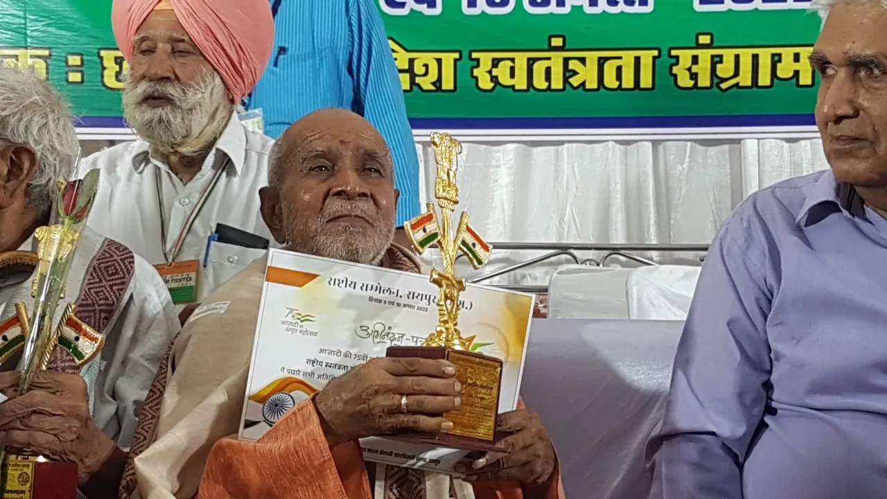 सरकारी कार्यालयों में स्वतंत्रता सेनानियों के परिजनों को मिलेगा पूरा सम्मान-एसडीएम 