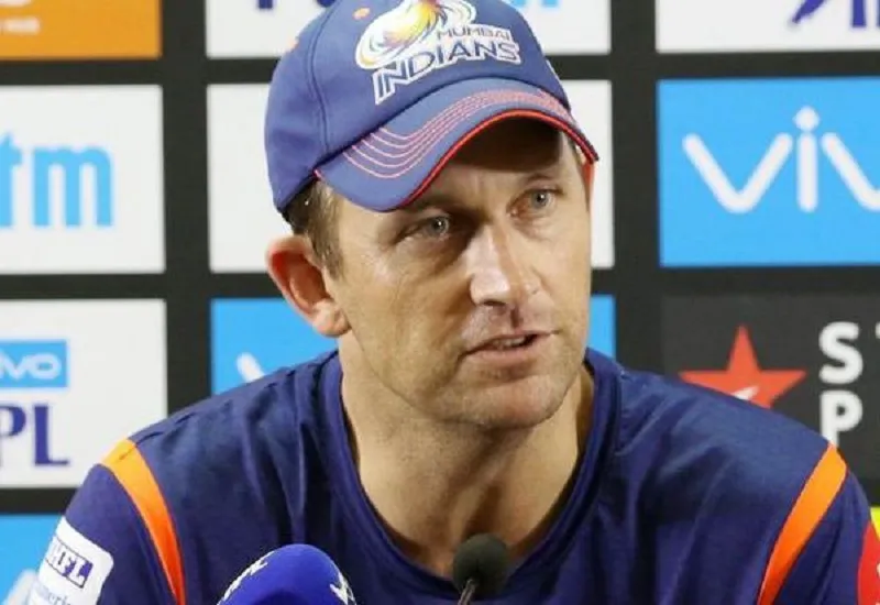 IPL 2023 : शुरुआती मैचों में लगातार हार बेहद निराशाजनक, मुंबई इंडियंस के गेंदबाजी कोच शेन बॉन्ड ने किया स्वीकार 