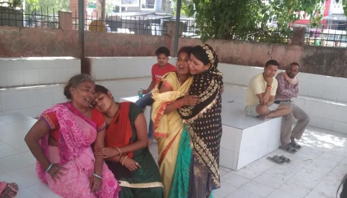 Unnao News : ससुराल आए दो युवकों की संदिग्ध हालात में मौत, परिजन बोले- ससुरालियों ने की हत्या 