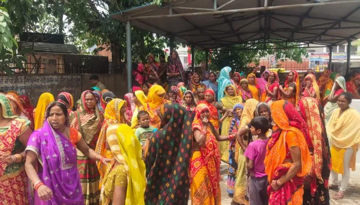 Unnao Suicide: ट्रैक्टर चालक समेत दो के फंदे पर लटके मिले शव, बीमारी बनी आत्महत्या का कारण, परिजन रो-रोकर हुए बेहाल