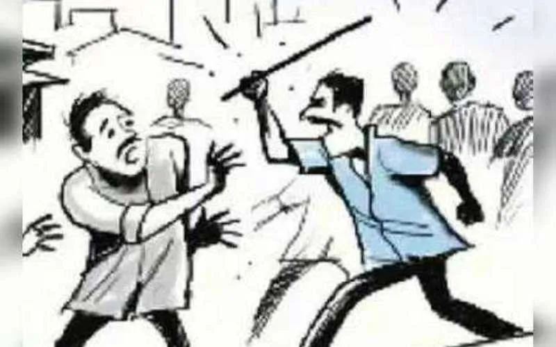 बाजपुर: आपसी विवाद में पड़ोसियों में चले लाठी-डंडे, तीन घायल