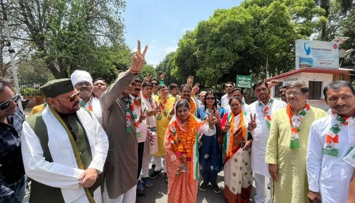 UP Nikay Chunav: Kanpur में कांग्रेस मेयर प्रत्याशी आशनी अवस्थी ने नहीं कराया नामांकन, शुभ मुहूर्त समेत ये कारण