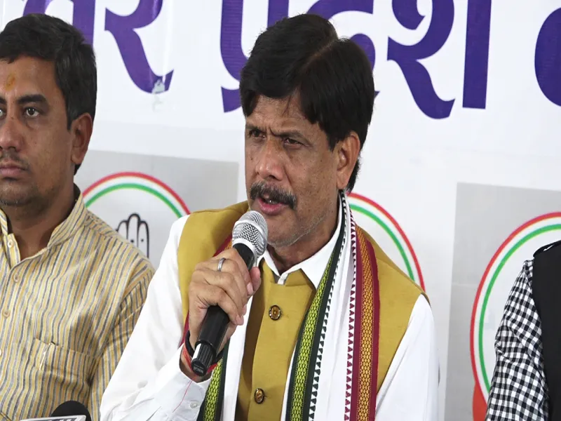 लखनऊ: कांग्रेस नेताओं के BJP में शामिल होने पर बोले नकुल दुबे, अपनी राजनीतिक हत्या करके ली सदस्यता