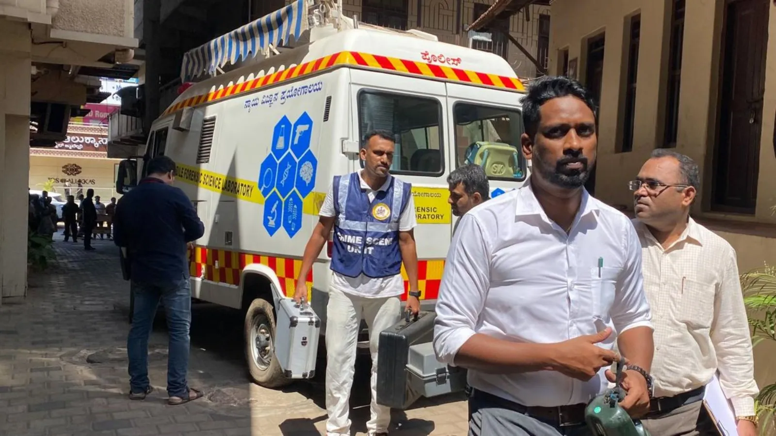 कर्नाटक: मंगलुरु के एक लॉज में एक ही परिवार के चार लोग मृत पाए गए, तफ्तीश में जुटी पुलिस 