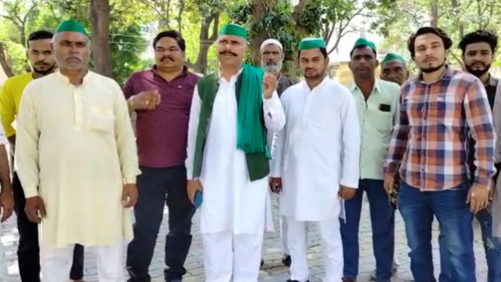 बरेली : अपनी इन मांगों को लेकर भारतीय किसान यूनियन (भानु) ने मंडलायुक्त को सौंपा ज्ञापन