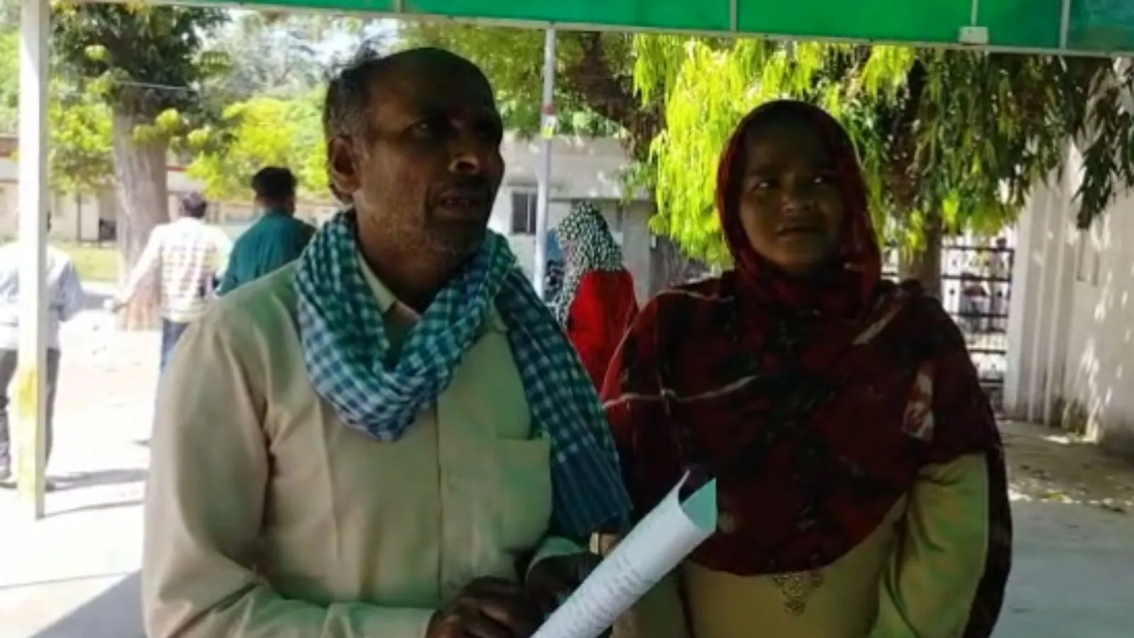 बरेली : दबंगों से परेशान परिवार पलायन करने को मजबूर, एसएसपी से की शिकायत