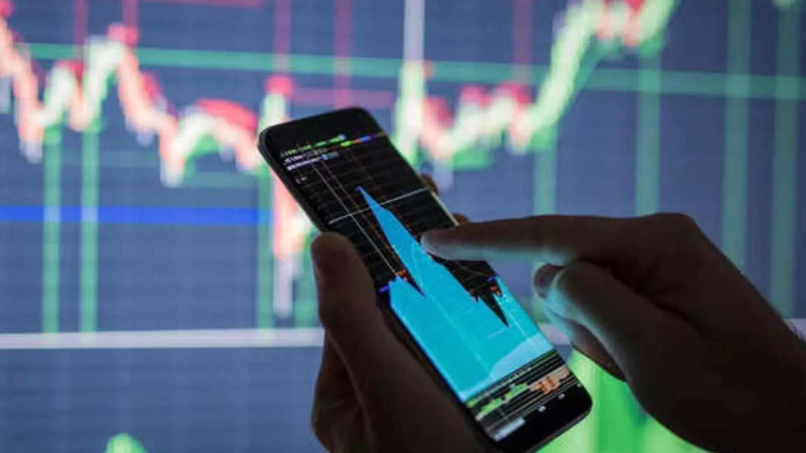Stock Market : सेंसेक्स की शीर्ष 10 में आठ कंपनियों का बाजार पूंजीकरण 82,169 करोड़ रुपए बढ़ा 