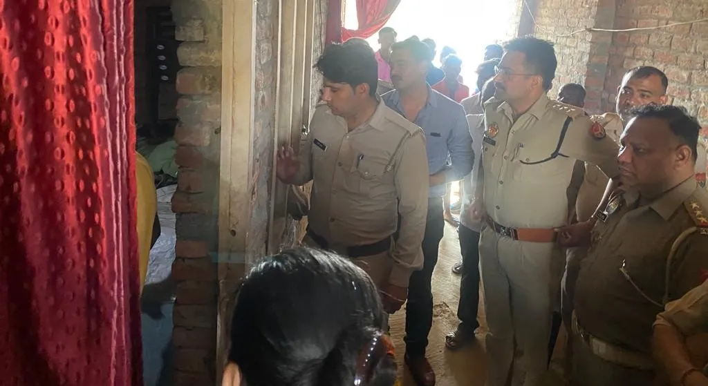 पीलीभीत: जमीन पर पड़ा मिला विवाहिता का शव, गर्दन पर बने थे निशान और मच गया कोहराम..जानिए पूरा मामला 