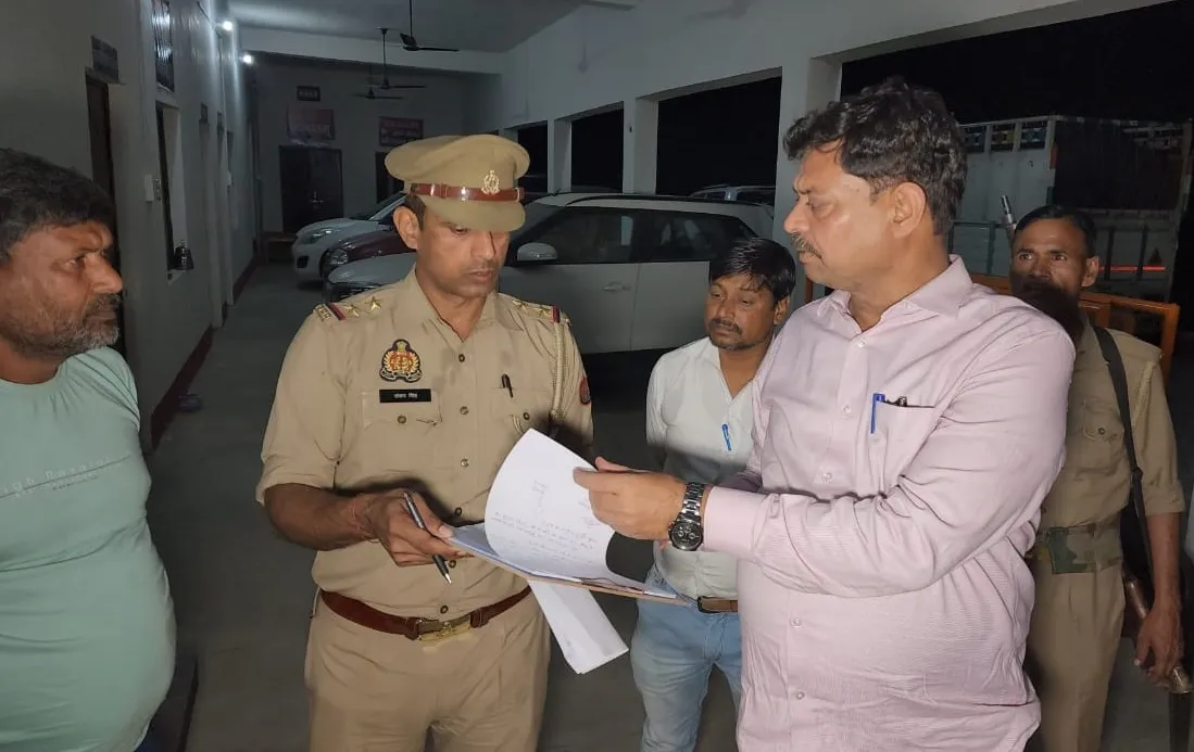 संभल: एसडीएम ने पकड़ा मैंथा उत्पाद लदा वाहन, तीन गिरफ्तार