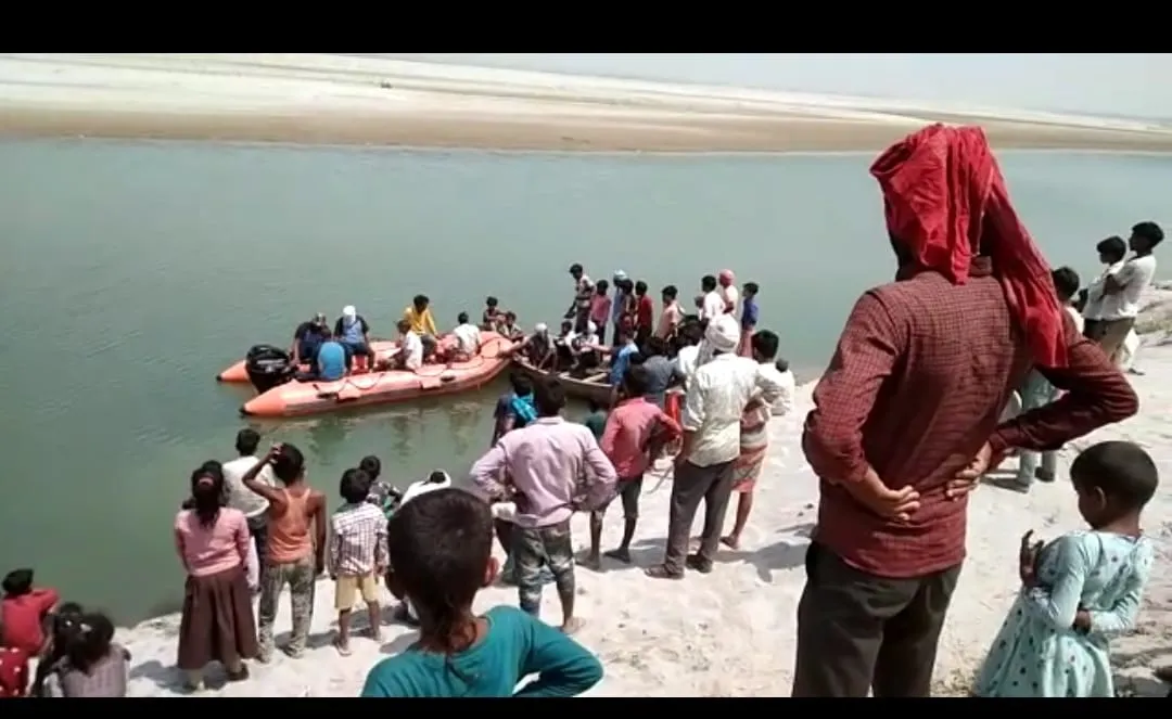 लखीमपुरखीरी: ईसानगर के घाघरा नदी में नाव के साथ डूबे युवक का मिला शव