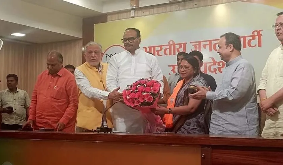 सपा के लिए बड़ा झटका: शाहजहांपुर से प्रत्याशी अर्चना वर्मा भाजपा में शामिल