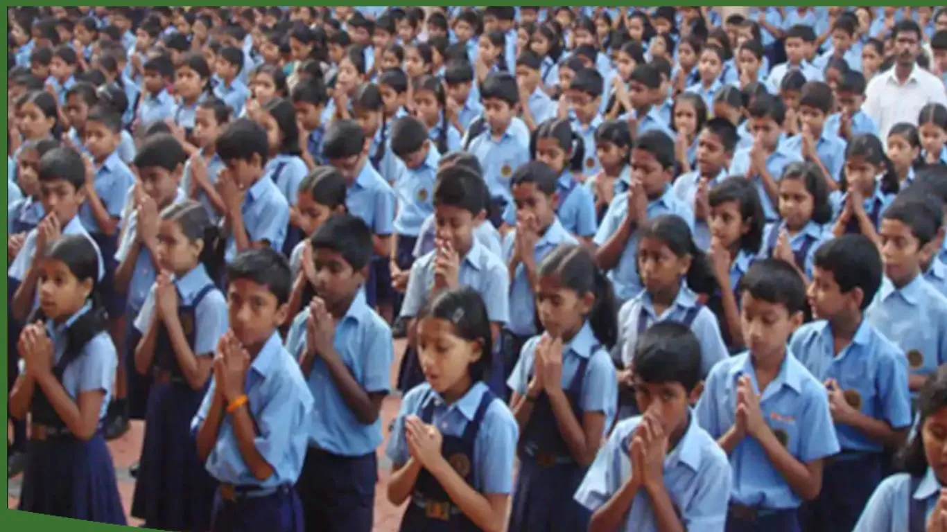 शक्तिफार्मः एक ऐसा सरकारी विद्यालय, जहां पांच भाषाओं में होती है प्रार्थना सभा, आखिर क्यों- वजह जानकर जायेंगे चौंक 