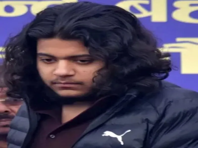 झांसी : असद अहमद का शव लेने पहुंचे वकील, साथ में एक रिश्तेदार भी मौजूद