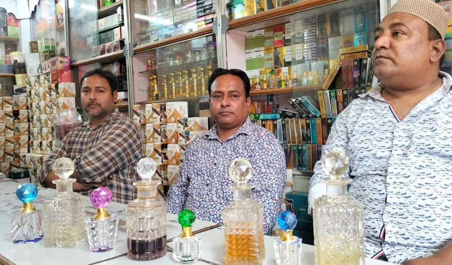 बरेली: बाजार में हजारों किस्म का इत्र... खूब महकेगी ईद