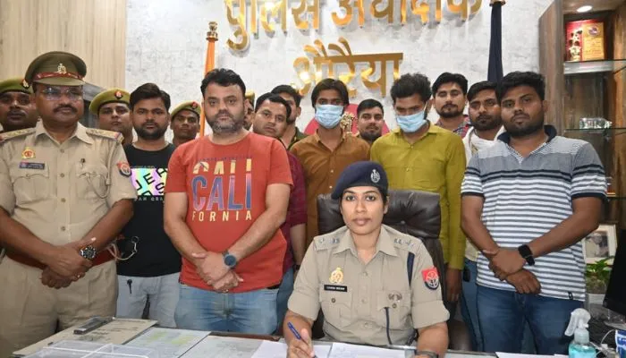 Auraiya: Nagar Nikay Chunav में असलहा खपाने की थी तैयारी, पुलिस ने दो तस्करों को गिरफ्तार कर किया भंडाफोड़