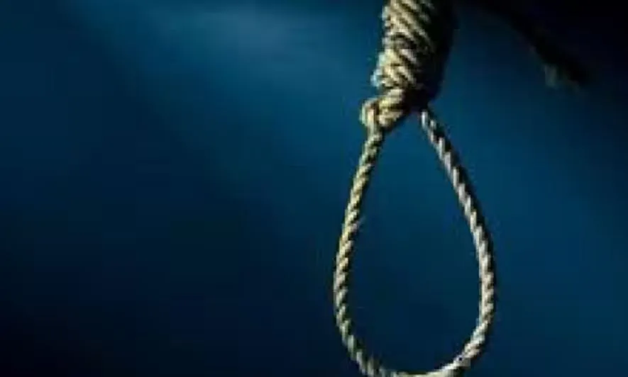बदायूं: महिला ने फंदे से लटक कर दी जान, मचा कोहराम