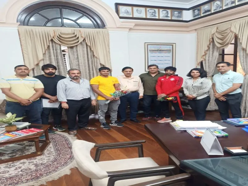 लखनऊ : उत्तर रेलवे के जीएम ने पदक विजेताओं को किया सम्मानित