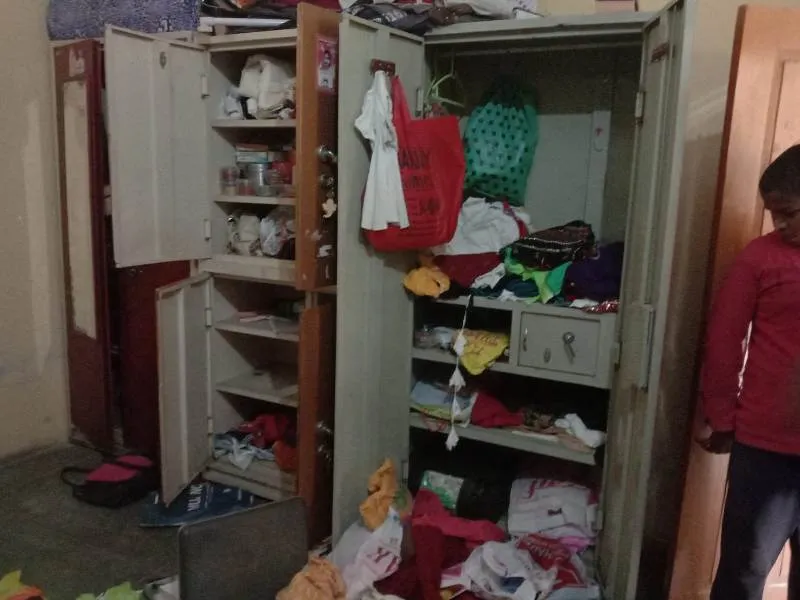 अयोध्या : पूर्व जिला पंचायत सदस्य व दारोगा के परिजनों को घर में बन्द कर, चोरों ने उड़ाए लाखों के जेवर और नकदी