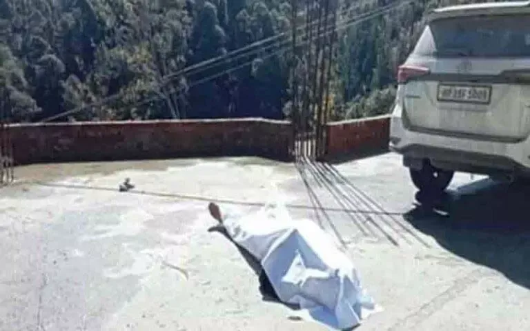 हिमाचल प्रदेश: सेल्फी लेते विदेशी पर्यटक की तार की चपेट में आने से मौत