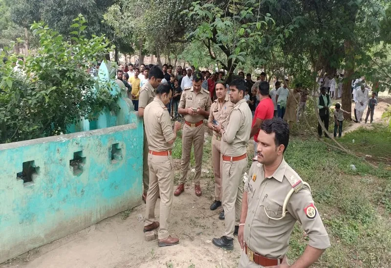 मुरादाबाद : ईंट से कूंच कर फल विक्रेता की हत्या, कब्रिस्तान में मिला शव