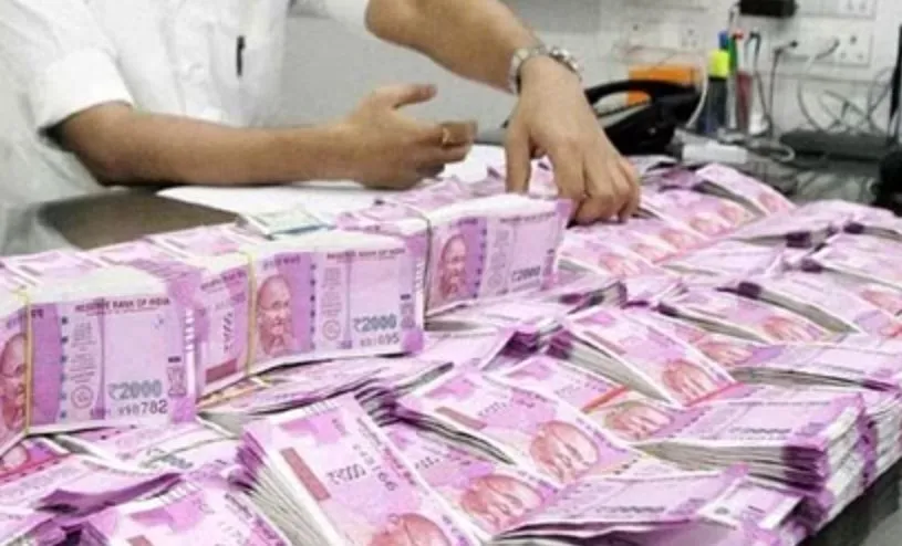 कर्नाटकः 61 करोड़ नकदी, शराब और मादक पदार्थ समेत 89 करोड़ के सामान जब्त