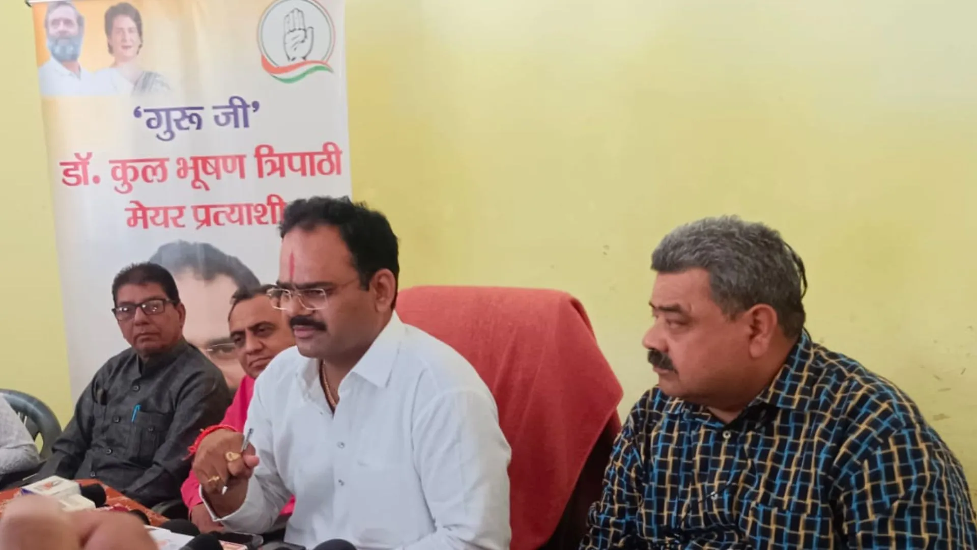 बरेली: भाजपा को फायदा पहुंचा रही सपा- डॉ. केवी त्रिपाठी