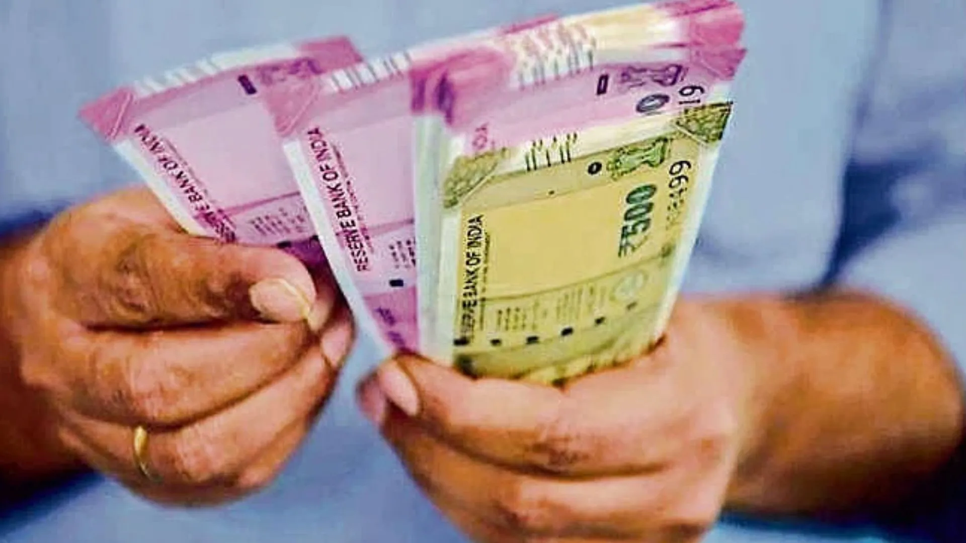 श्रमिकों, छोटे कारोबारियों के लिए शुरू की गई पेंशन योजनाएं पड़ीं सुस्त, पंजीकृत लोगों की संख्या घटी 