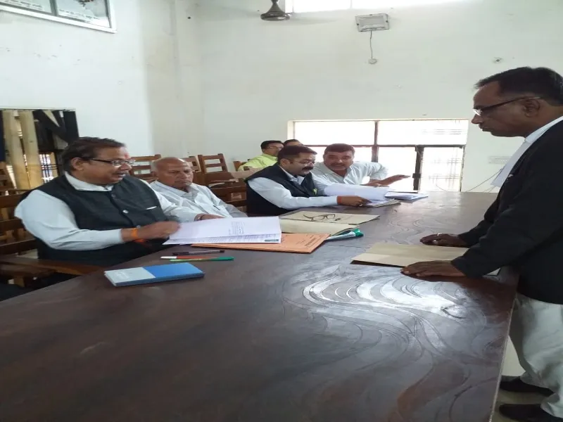 बाराबंकी : जिला बार एसोसिएशन चुनाव के लिए प्रत्याशियों ने दाखिल किए नामांकन पत्र