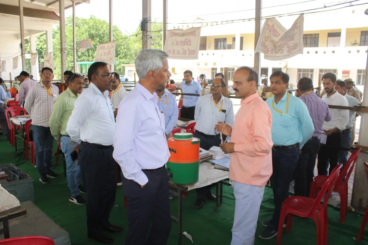 जिलाधिकारी ने किया निरीक्षण 1