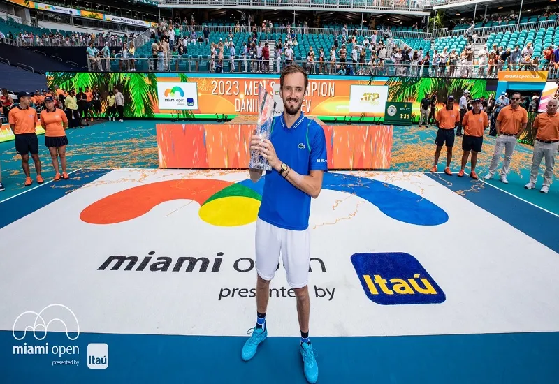 Miami Open : यानिक सिनर को हराकर डेनिल मेदवेदेव ने जीता मियामी ओपन का खिताब