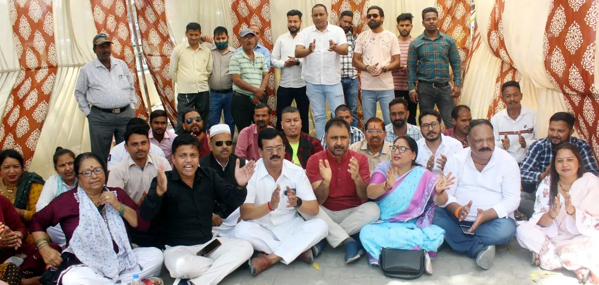 हल्द्वानीः दिल्ली के सीएम केजरीवाल को समन देने के विरोध में AAP ने किया प्रदर्शन, केंद्र के खिलाफ की नारेबाजी 