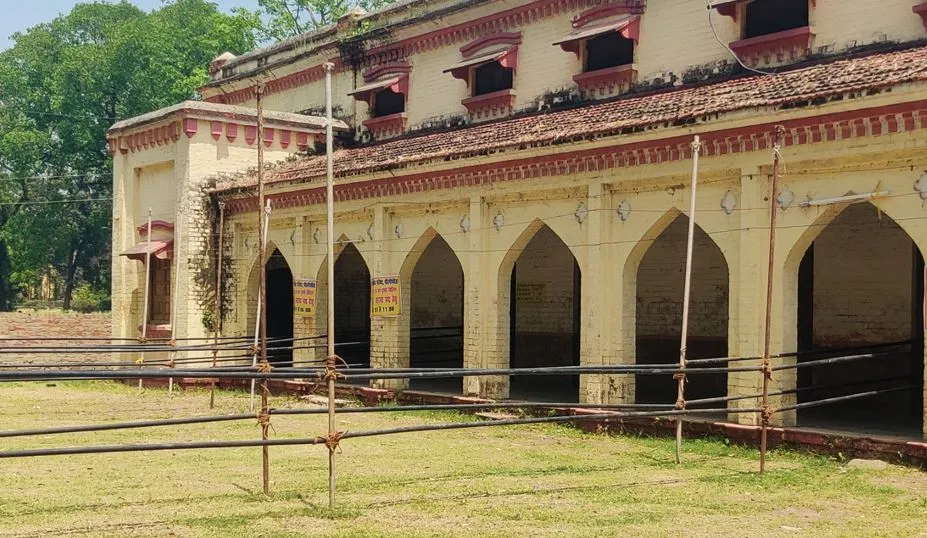 पीलीभीत: नामांकन आज से, प्रत्याशी समेत तीन लोग ही जा सकेंगे कक्ष के भीतर