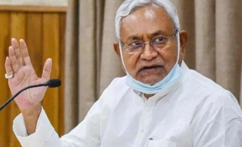 केजरीवाल उनके खिलाफ शुरू की गई सभी कार्रवाई का उचित समय पर जवाब देंगे: नीतीश कुमार