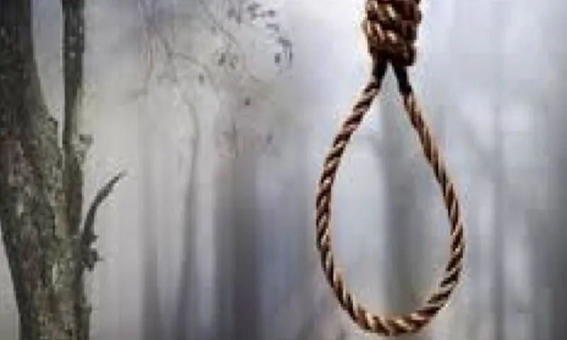 लखीमपुर-खीरी: संदिग्ध हालत में पेड़ से लटका मिला किशोर का शव, परिजनों ने जताई हत्या की आशंका