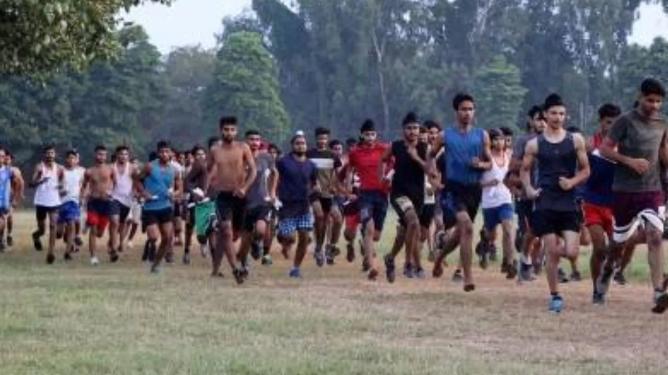 Agniveer recruitment:  छात्रों की समस्या का निकला समाधान... अग्निवीर भर्ती परीक्षा देने वाले छात्र अगले सेमेस्टर में होंगे प्रमोट