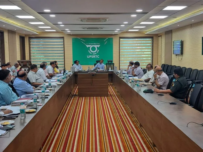 लखनऊ : विश्वस्तरीय बस पोर्ट के रूप में विकसित होंगे स्टेशन