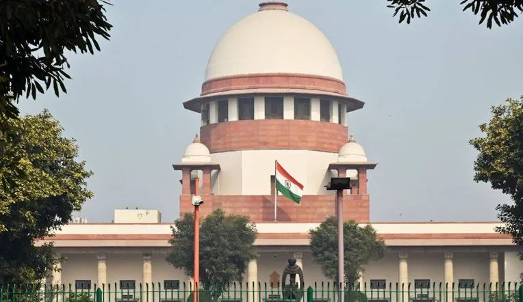 विधि स्नातक पंजीकरण ‘‘अत्यधिक’’ शुल्क : सुप्रीम कोर्ट ने बीसीआई और अन्य से मांगा जवाब 