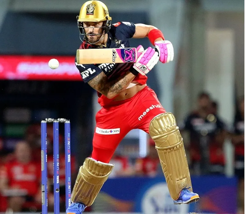 IPL 2023 : कप्तान Faf du Plessis पर धीमी ओवर गति के लिए 12 लाख का जुर्माना, आवेश खान को फटकार 