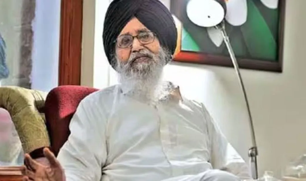 पंजाब के पूर्व सीएम प्रकाश सिंह बादल का निधन, 95 साल की उम्र में ली आखिरी सांस