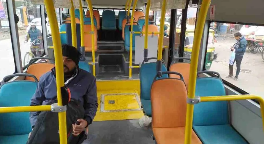 बरेली: किला रूट पर भी यात्रियों को पसंद नहीं आई सिटी बस की सवारी, ऑटो से अधिक किराया होने से दूरी बना रहे यात्री