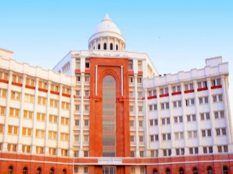 BBD University : बीबीडी विश्वविद्यालय की बीमार हुईं छात्राओं के मामले की जांच करेगा स्वास्थ्य विभाग