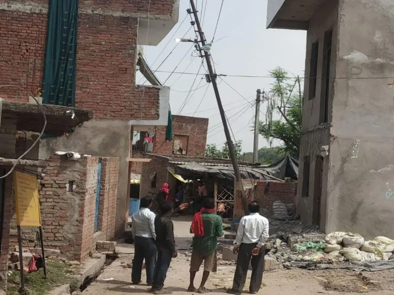 प्रयागराज : मकान की बालकनी गिरने से मां-बेटे की मौत, चार बच्चे गम्भीर 